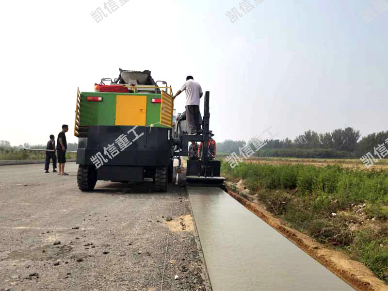 水泥砼護(hù)路石滑模成型機